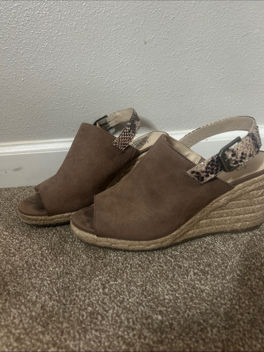 Life Stride Stylish Wedge Sandals with Snake-Print Strap and Memory Foam (7.5)
